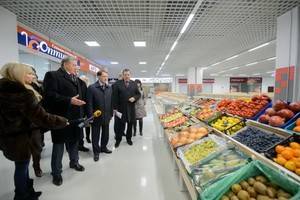 Перед открытием рынка «Воронежский» его посетил губернатор