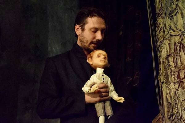 В театре кукол «Шут» сыграли премьерный спектакль «Это мальчик-рисовальщик» по стихам Осипа Мандельштама