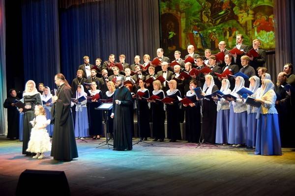 Духовная  и народная музыка Рождественского хорового фестиваля привела публику в восторг