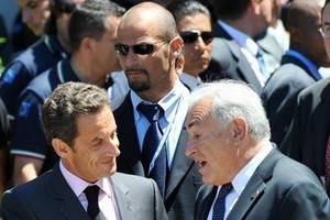 Саркози запретил нанимать высоких охранников