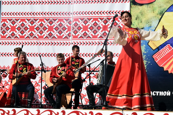 Терновка встречала участников и гостей фестиваля «Савальские россыпи» тридцатиградусной жарой