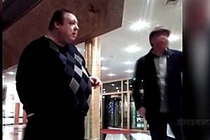 Актер Семчев подрался с драматургом Сигаревым и «уронил» его на витрину ювелирного магазина