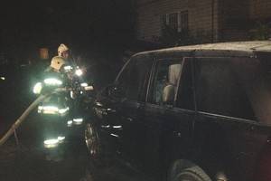 Ночью в Северном районе Воронежа сгорели BMW и Range Rover