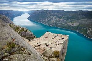 Туристы  загадили самую красивую природную достопримечательность Норвегии
