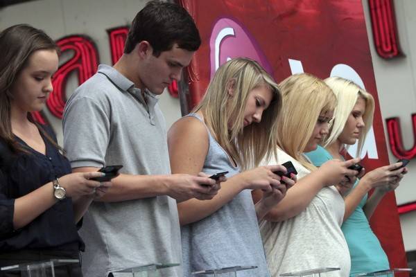 Юные обладатели смартфонов – потерянное поколение