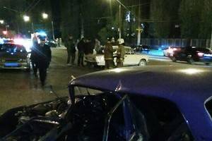 На Ленинском проспекте в Воронеже  ночью столкнулись несколько автомобилей