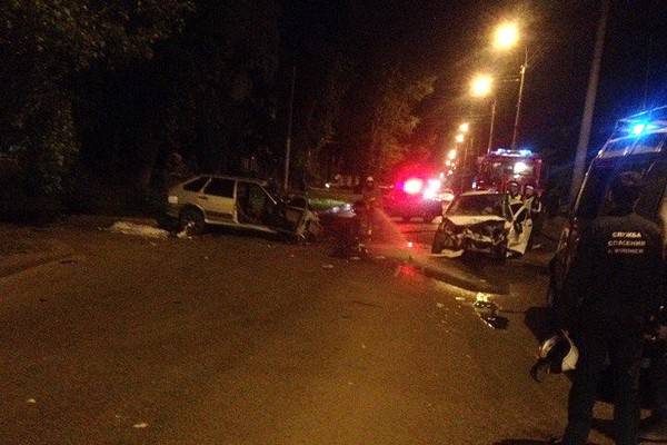 Трагедия в Воронеже: три человека погибли при столкновении автомобилей на Ленинградской