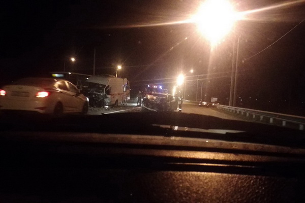 У моста через Дон близ Воронежа столкнулись «скорая» и легковушка, есть пострадавшие