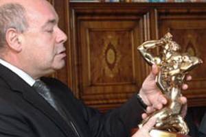 ТЭФИ уходит в историю, президент  фонда «Академия российского телевидения» – в отставку