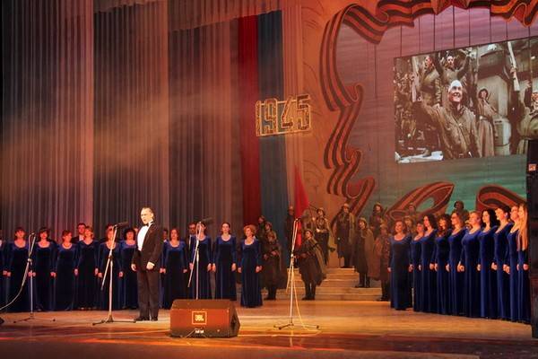 В Театре оперы и балета  состоялись торжественное заседание и праздничный концерт