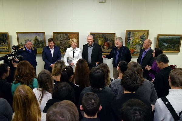 В ректорской галерее ВГУ открылась выставка работ Николая Третьякова