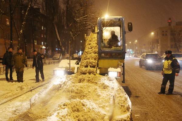 В Воронеже за два дня выпала половина месячной нормы осадков, градоначальник лично инспектирует по ночам уборку улиц