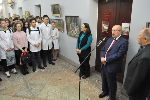 Выставка Союза художников открылась в Воронежском государственном медицинском университете