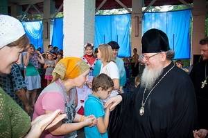 Митрополит Сергий встретился с воспитанниками православного лагеря «Кристалл»