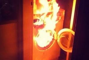 Возгорание стиральной машины в многоквартирном доме едва не обернулось трагедией