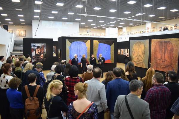 В Воронеже открылась выставка Зорикто Доржиева «Степная история»