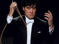 Знаменитый дирижёр Алан Гилберт объявил о прекращении профессиональной деятельности на полгода