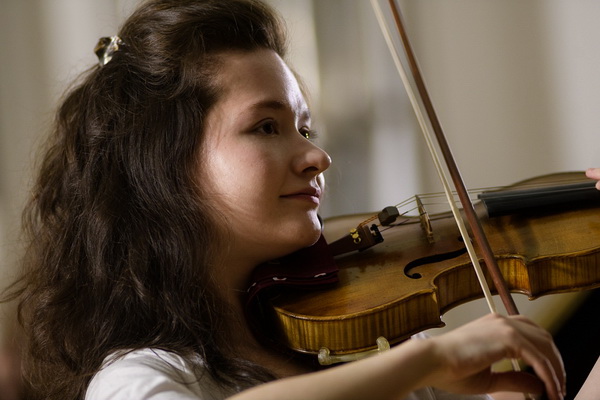 В Воронеже солистка Санкт-Петербургского Дома музыки Анна Савкина исполнит музыку Сергея Прокофьева на скрипке XVIII века