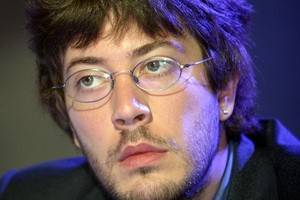 Артемий Лебедев  подал в суд на издательство «Эксмо» и требует полтора миллиона рублей