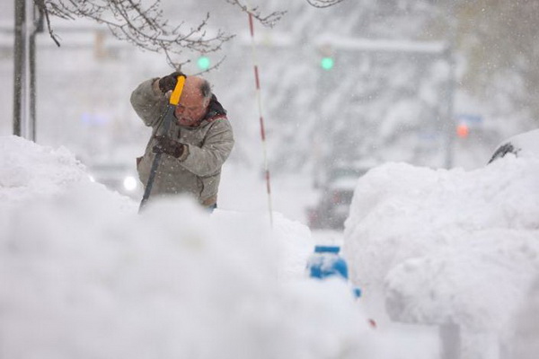 На США обрушилась снежная буря – зима пришла на месяц раньше срока