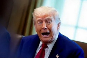 Эксперты заговорили о возможном досрочном уходе Дональда Трампа «по санитарно-медицинским соображениям»