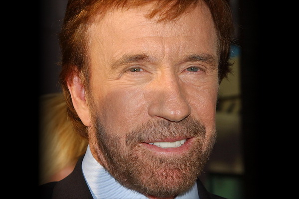 Умер Чак Норрис