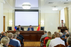 Реализацию проектов в сфере культуры и реконструкцию набережной Артамонова обсудили на планёрке в мэрии