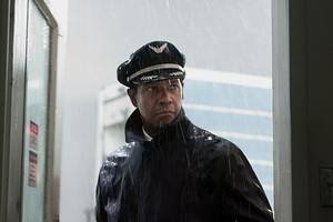 Критики о фильме «Экипаж»: Это не то, чего ожидали, но Дензел Вашингтон до «Оскара» долетит