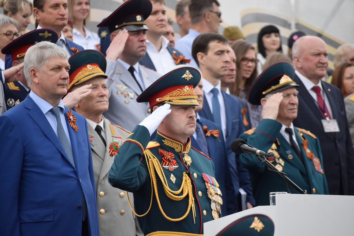 Воронеж празднует 9 мая военным парадом и шествием Бессмертного полка — В  Воронеже — Культура ВРН