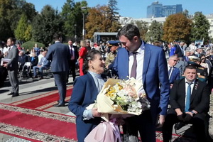 Глава Воронежа Сергей Петрин поздравил с днём рождения народную артистку России Екатерину Молодцову