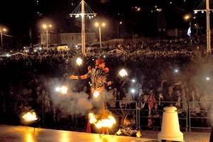 Юбилейный фестиваль «Огни Победы» собрал на  Адмиралтейской площади 25 тысяч человек (фото)