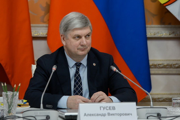 Губернатор: «Мы найдём негодяев, создающих источник неприятного запаха в Воронеже»