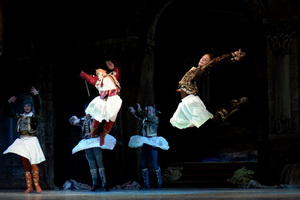 Воронежские танцовщики ещё раз поздравили Мариуса Ивановича «Корсаром»