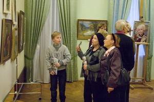 В Воронеже 90-летие известной художницы отметили персональной выставкой