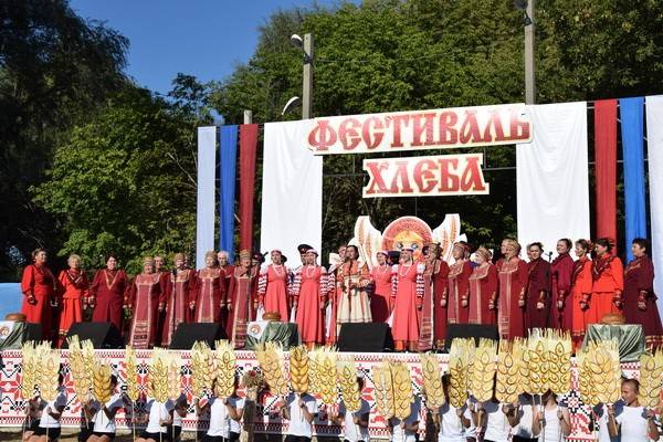 Праздник Хлеба в Калаче стал фольклорно-этнографическим фестивалем  В России  Культура ВРН