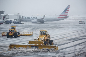 Очередной сюрприз погоды: ранняя снежная буря закрывает небо для самолётов над Нью-Йорком