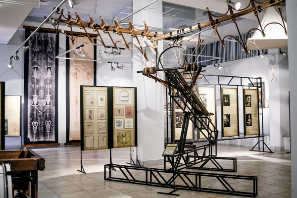В музее Крамского готовится открытие интерактивной выставки «Изобретения Леонардо да Винчи»