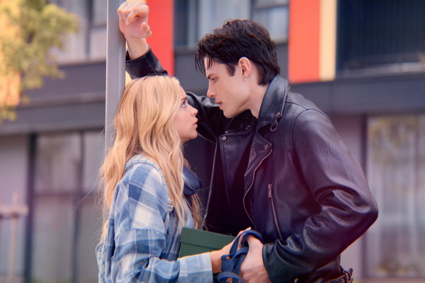 Кассовые сборы в России за четверг, 26 марта: дюжина новинок и смена лидера