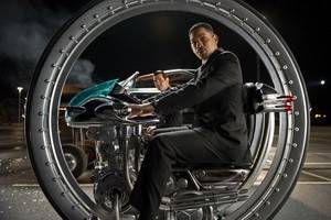 Критики о фильме «Люди в черном 3»: зачем они вернулись?