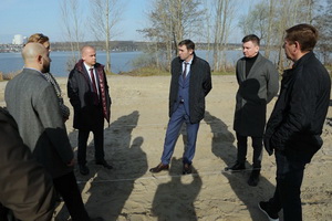 Набережная Артамонова преображается – на месте проведения работ побывал глава Воронежа Сергей Петрин