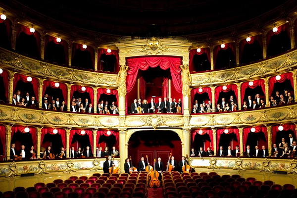 Оперный спектакль в Ницце спасли чудом