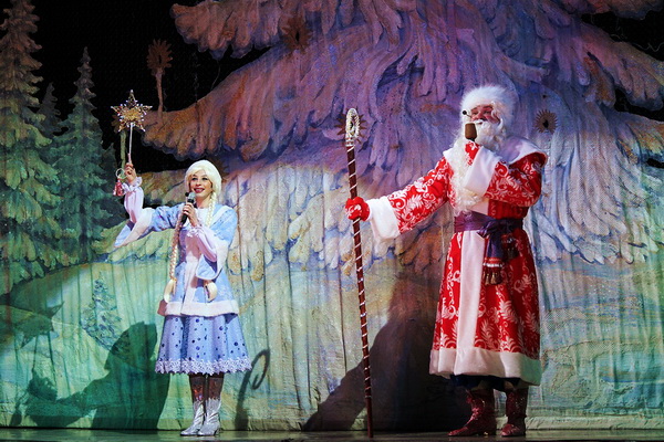 Дед Мороз и Снегурочка поздравят малышей со сцены Воронежского театра оперы и балета