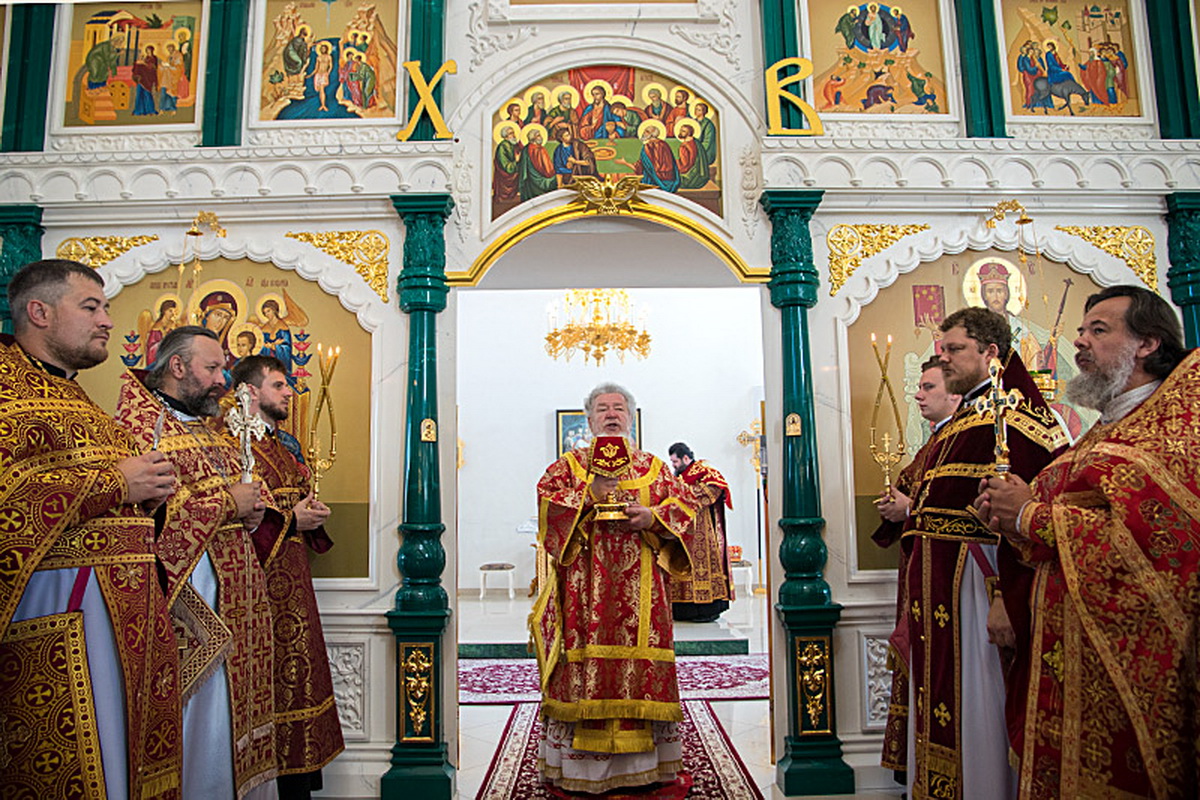 Казанский храм воронеж расписание. Храм Казанской иконы Божией матери новая Усмань. Спасский храм новая Усмань настоятель. Храм в новой Усмани Воронежской области. Спасская Церковь новая Усмань.