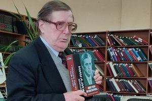 Олег Ласунский передал в дар библиотеке ВГУ более шестидесяти ценных книг