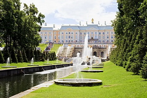 Экскурсия в Петергоф с посещением Большого дворца: идеальный маршрут на один день