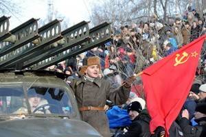 Реконструкция боев за Воронеж в День освобождения города собрала десятки тысяч зрителей