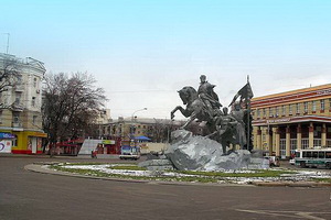 Сабуров обернулся Собакиным и украсил центр Новой Усмани, а в Воронеже памятника основателю города до сих пор нет