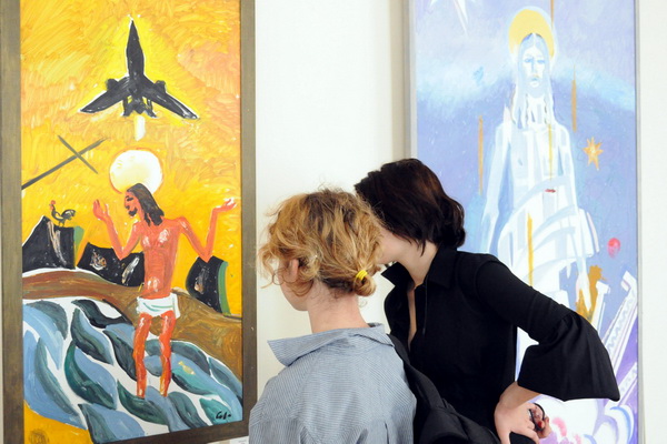 В Воронеже открылась христианская выставка народного художника России Олега Савостюка