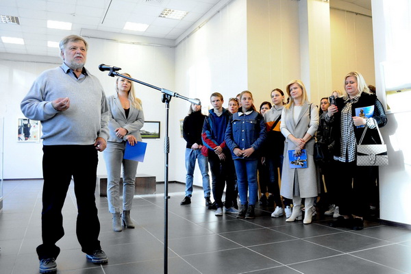 В зале на Кирова открылась выставка по итогам VII Студенческого пленэра