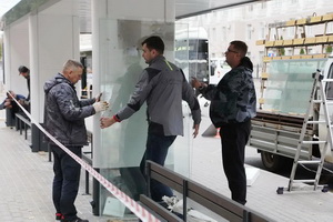 Остановочный павильон «Гостиница Брно» оснащают остеклением из триплекса для удобства пассажиров